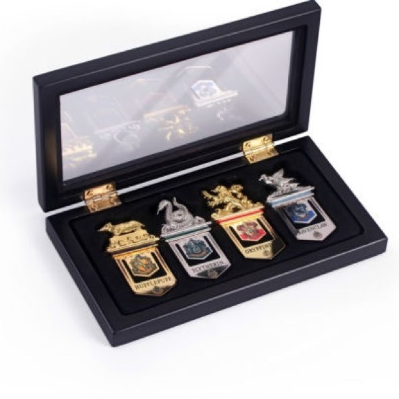 ⚜️Harry Potter 4 Pack of House Crest Bookmarks! - Picture 2 of 6